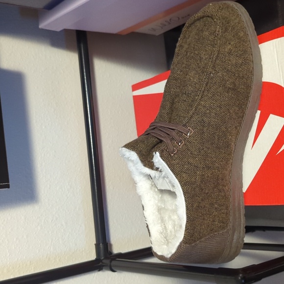 Cold weather high tops shoes US sports, size 10.5 - Picture 4 of 4